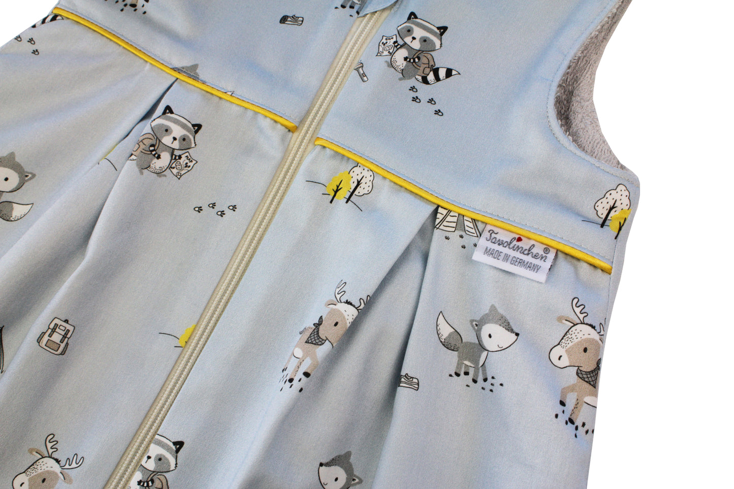 Tavolinchen Frottierschlafsack "Camping Freunde " – Abenteuerlicher Babyschlafsack mit Wald- und Zeltmotiven für kleine Entdecker