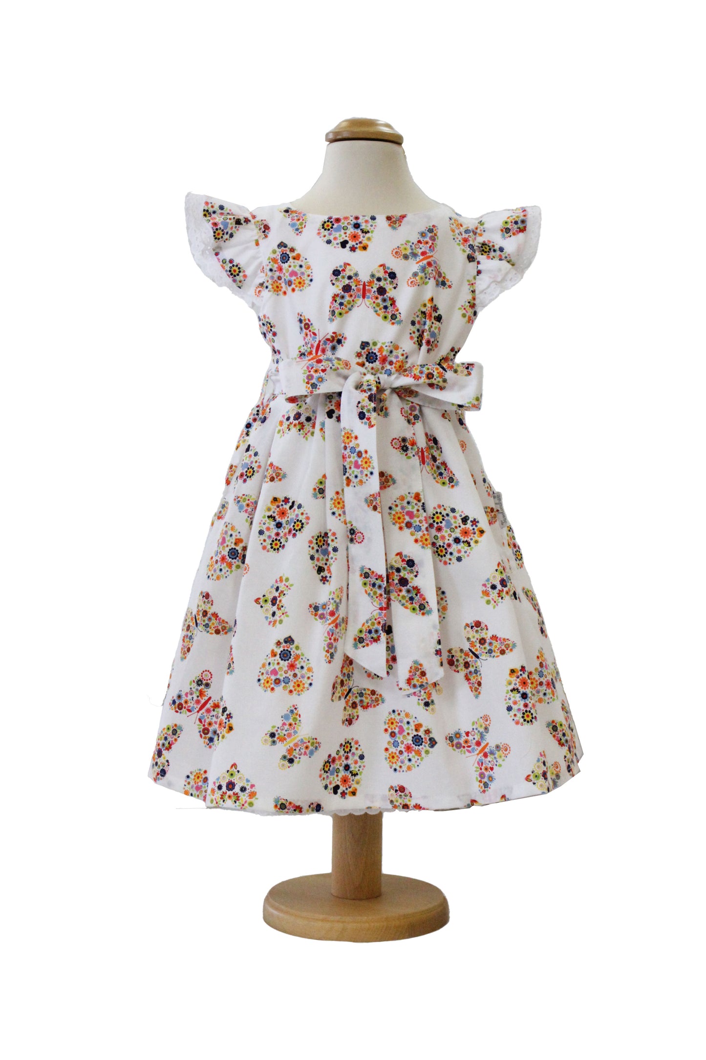 Buntes Schmetterlings-Kleidchen: Perfekt für sonnige Tage!