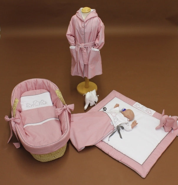 Tavolinchen Moseskörbchen "Elefantenfamilie" – Ihr erstes Babybettchen